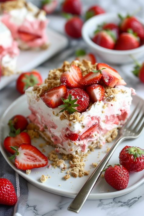 Strawberry Icebox Cake Recipe Zucchini Garlic Bites, Cream Cheese Strawberries, Garlic Bites, Italian Appetizer, Strawberry Icebox Cake, Icebox Cake Recipes, Buttery Shortbread Cookies, Creative Snacks, Icebox Cake