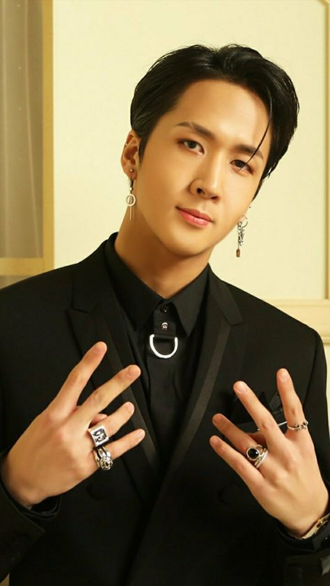 Vixx Ravi, Ravi Vixx, Jellyfish Entertainment, Celebrity Dads, Korean Star, Celebration Quotes, Flower Boys, Korean Music, Good Credit