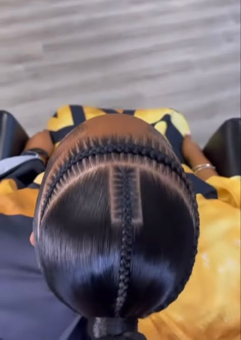 Cornrows With Puff, Two Cornrows, Puff Hairstyles, Hairstyles Weave, Quick Curly Hairstyles, Hair Expo, Natural Hair Bun Styles, Sleek Ponytail Hairstyles, Big Box Braids Hairstyles