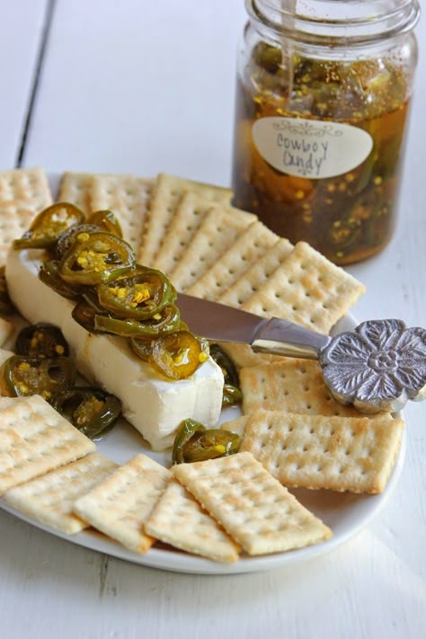 Cowboy Candy {carmens kitch} pin NOW and thank me later! This is an easy canning recipe that makes a great appetizer or gift. Cowboy Burgers, Sweet Pepper Jelly, Pepper Jelly Recipe, Cowboy Candy, Candied Jalapenos, Easy Canning, Canning Recipe, Jelly Recipe, Canned Food Storage