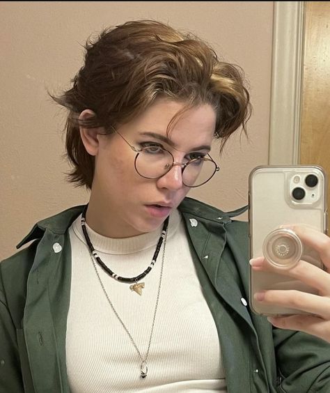 Short Enby Hair Wolfcut, Hair Gender Neutral, Layered Mullet Female Short, Cool Short Hairstyles Nonbinary, Mullet Shag Short, Short Women’s Mullet, Andro Haircut, Enby Haircuts Long, Masculine Haircut For Women Long