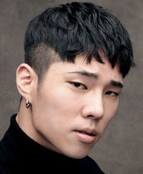 45 Cool Low Fade Haircuts For Men (2020 Gallery) - Hairmanz Asian Men Short Hairstyle, Trendy We Fryzurach, Asian Men's Hairstyles, Asian Man Haircut, Low Fade Haircut, Crop Haircut, Mens Toupee, Asian Haircut, Crop Hair