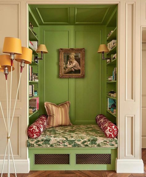 Igw.designs on instagram, Reading nook inspo, green paint, eclectic home inspo, reading coner Bedroom Nook, Green Walls, Green Room, Green Interiors, Shared Rooms, Green Decor, Green Rooms, Apple Green, Interior Inspo