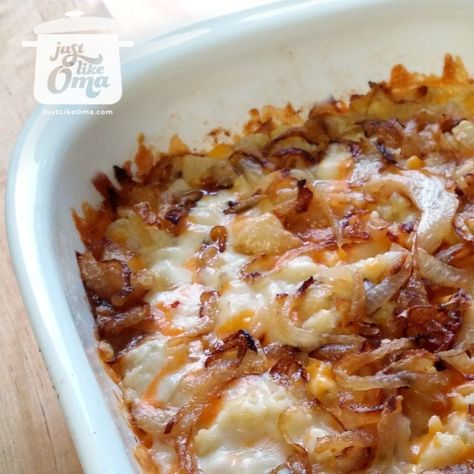 German Cheese Spätzle with caramelized onions. Make this 'Mac & cheese' the best way, Oma-style! Recipes Goulash, German Photography, German Noodles, Cheese Spaetzle, German Cheese, Spaetzle Recipe, German Food Authentic, Schnitzel Recipes, German Foods