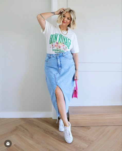 Jeans Skirt Outfit Plus Size, Long Denim Skirt Outfit Plus Size, Mid Size Spring Outfits 2024, Plus Size Jean Skirt Outfits, Denim Skirt Outfit Plus Size, Jean Skirt Outfits Plus Size, Mid Skirt Outfits, Denim Skirt Outfit Summer, Denim Midi Skirt Outfit