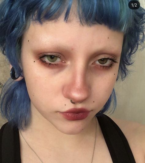 Drawn On Brows, No Eyebrows Makeup Look Alt, Eyebrowless Makeup, Shaved Eyebrow Look, Shaved Eyebrows Makeup, No Eyebrow Makeup, Alt Eyebrows, No Eyebrows Makeup Look, Bleached Eyebrows Makeup