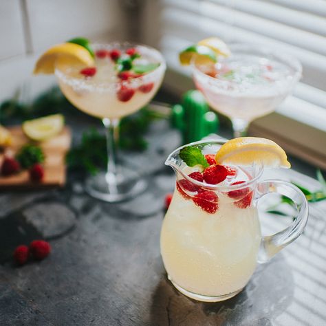 Top mixologists have concocted this batch of healthy, delish mocktail recipes and ideas to keep you happy. Best Mocktail, Healthy Mocktail, Best Mocktail Recipe, Mocktails Recipes, Drinking Pickle Juice, Mocktail Recipes, Dry January, Non Alcoholic Cocktails, Alcoholic Cocktails