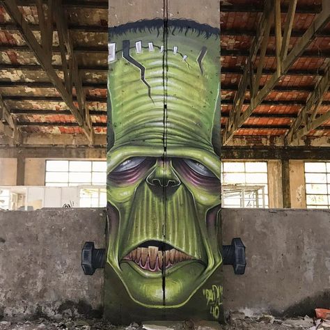 Creepy Graffiti, Horror Graffiti, Frankenstein Art, Horror Genre, Street Installation, Derelict Buildings, Popular Characters, Little Shop Of Horrors, Graffiti Characters