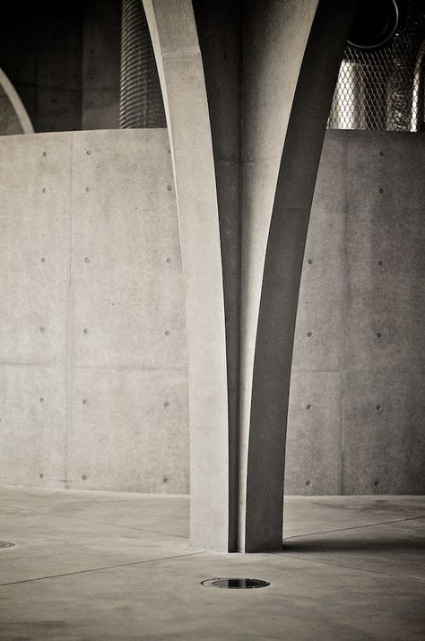 Tama Art University Library - Tokyo, Japan - Toyo Ito. Concrete column Column Seating, Concrete Pillars Columns, Column Architecture, Pour Concrete, Concrete Pillar, Tama Art University, Architectural Columns, Industrial Age, Interior Columns