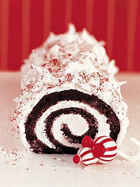 Peppermint Yule Log, Easy Yule Log Recipe, Chocolate Yule Log Recipe, Yule Log Cake Recipe, Yule Log Recipe, Christmas Yule Log, Chocolate Yule Log, Yule Log Cake, Cake Roll Recipes