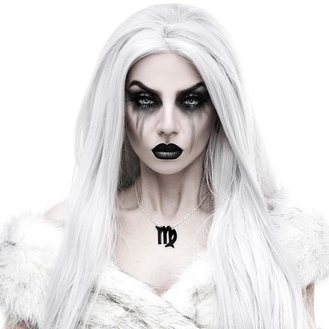 White Hair Halloween, White Hair Vampire, Dark Angel Makeup, White Vampire, Beatriz Mariano, Ghost Makeup, Dark Demon, Halloween Make-up Looks, Ghost Bride