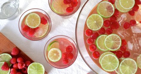 Sweet and feminine, with the perfect summer kick, this raspberry rosé punch will be a hit at your Christmas parties and summer barbecues this year. Summer Punch Recipes, Rose Punch, Alcohol Punch, Work Party Ideas, Alcoholic Punch Recipes, Lime Lemonade, Summer Punch, Non Alcoholic Punch, Friday Inspiration