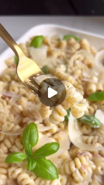 April 20, Easy Pasta, Mediterranean Recipes, Beautiful Food, Easy Cooking, The Oven, Pasta Dishes, Main Course, Pasta Recipes