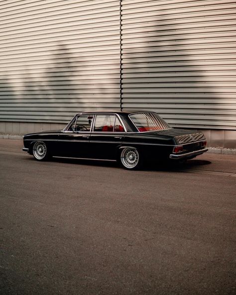 Vintage Benz, Restomod Cars, Mercedes W114, Bmw 635, Mercedes Gl, Mercedes W123, Mercedes Wallpaper, Old Mercedes, Fiat 850