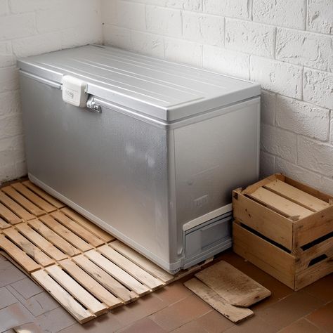 DIY Chest Freezer Ice Bath Idea For Fitness lovers Diy Ice Bath, Freezer Cold Plunge, Ice Chest Air Conditioner How To Make, Diy Chest Freezer Ice Bath, Diy Cold Plunge Tub Freezer, Deep Freezer Chest, Cold Water Benefits, Cold Water Bath, Stair Slide