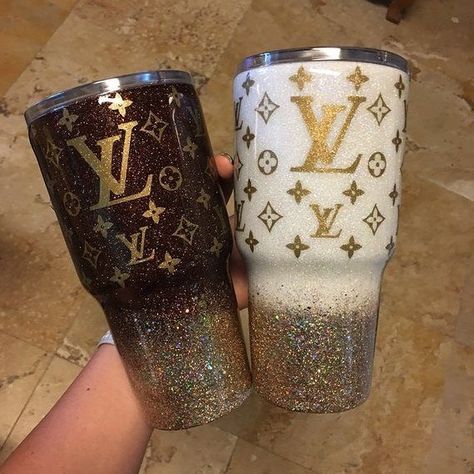 Yeti Cup Designs, Glitter Yeti, Custom Starbucks Cup, Glitter Tumbler Cups, Yeti Cup, Yeti Tumbler, Custom Tumbler Cups, Tumbler Cups Diy, Custom Cup