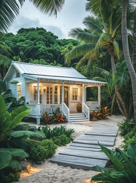 Tiny Homes Island Life House, Beach House Decorating Ideas, Beach House Decorating, Tiny Beach House, Houses By The Beach, House Decorating Ideas, Florida Cottage, Beach House Aesthetic, Small Beach Houses