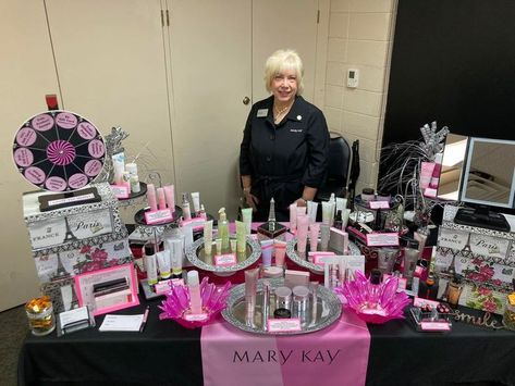 Here I am at a Spring Bazaar displaying Mary Kay product! I love my job! Mary Kay Vendor Booth Ideas, Mary Kay Party Themes, Mary Kay Display, Craft Show Table, Mary Kay Holiday, Mary Kay Marketing, Mary Kay Party, Mary Kay Skin Care, Advanced Skin Care