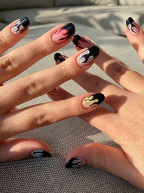 Black fire with coloured outline Nails Monochrome, Nails For My Birthday, Gel Nails Design, Black Fire, Gel Nail Designs, Fire Nails, Nails Design, My Birthday, Nail Ideas