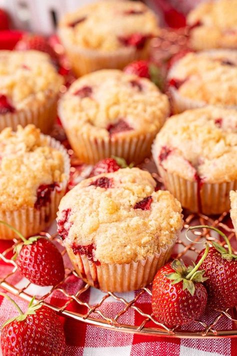 Gluten Free Strawberry Muffins, Strawberry Coffee Cake, Strawberry Banana Muffins, Strawberry Muffin Recipes, Strawberry Coffee, Banana Muffins Easy, Gluten Free Milk, Once Upon A Chef, Bakery Style Muffins