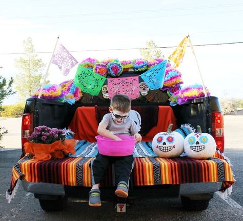 Day of the Dead Trunk or Treat Decorating Ideas: the Child at Heart Blog Check out this colorful and fun truck inspired by Dia de los Muertos and Sugar Skulls! Wonka Chocolate Factory, Trunk Or Treat Ideas, Wonka Chocolate, Stick Figure Family, Halloween Trends, Treat Ideas, Mom Diy, Mad Tea Party, Trunk Or Treat