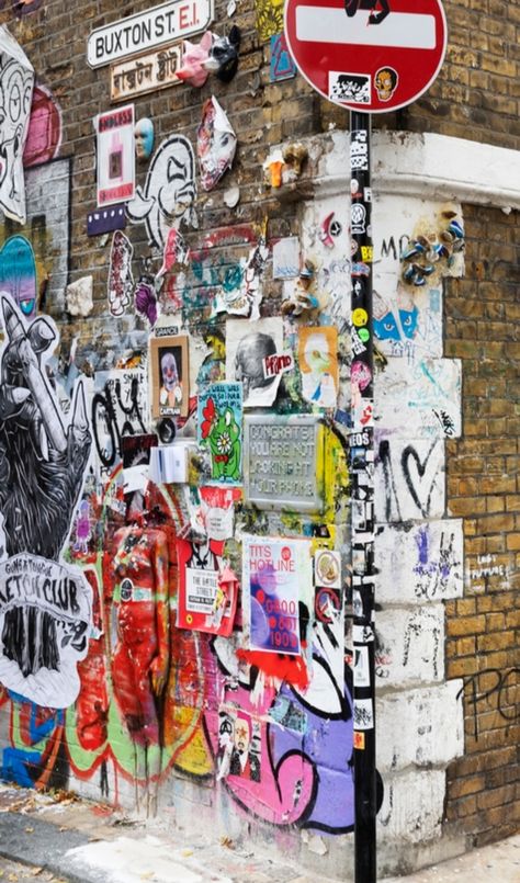 Brick Lane Aesthetic, East London Aesthetic, Lane Aesthetic, London Shopping Street, Brick Lane Vintage Market, Urban London, Brick Lane Street Art, Secret Places In London, London Street Sign