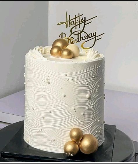 Simple Birthday Cake Designs, Girly Birthday Cakes, Elegant Cake Design, Modern Birthday Cakes, Small Birthday Cakes, White Birthday Cakes, Vintage Birthday Cakes, Gold Birthday Cake, Buttercream Cake Decorating