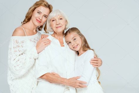 Granny And Granddaughter Photoshoot, Grandmother Mother And Daughter Pictures, Grandmother Mother Daughter Photos, Grandma Daughter Granddaughter Pictures, Mother Daughter Grandmother Photography, Mom Daughter Grandma Photoshoot, Photoshoot With Grandma, Grandma Mom And Daughter Pictures, 3 Generations Photography