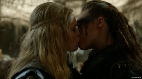 Clarke And Lexa Kiss, Clarke E Lexa, Lexa E Clarke, Lexa Y Clarke, Clarke And Lexa, Lexa The 100, The 100 Clexa, The 100 Show, Eliza Taylor