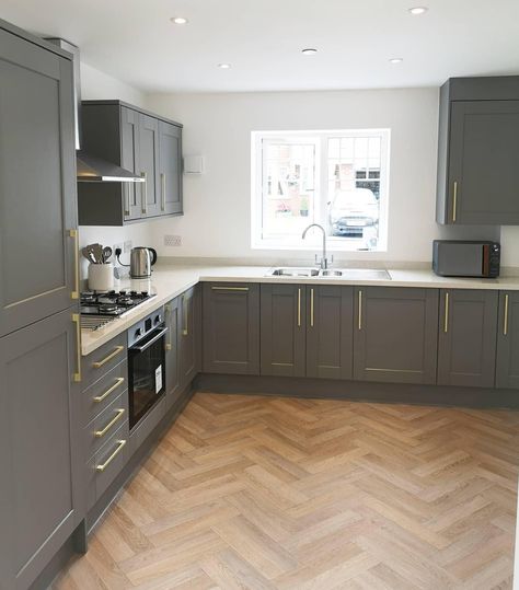 Shaker Kitchen Dark Grey, Grey Kitchen White Quartz Worktop, Grey Kitchen With White Worktop, Grey Kitchen Cabinets Oak Floors, Grey Kitchen Oak Floor, Grey Modern Kitchen Ideas, Dark Grey White Kitchen, Shaker Kitchen Herringbone Floor, Herringbone Floor In Kitchen