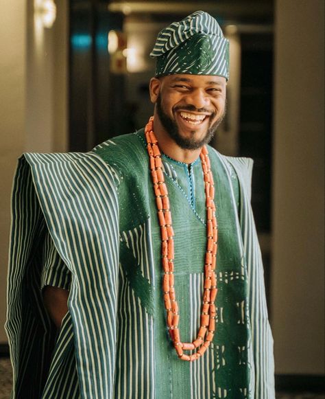 The dapper groom- Olumide style on point 😍 Planner @bankysuevents Photography @jideodukoya @jopstudios Nigerian Outfits, Dapper Grooms, Dapper Style, Wedding Photos, Photography