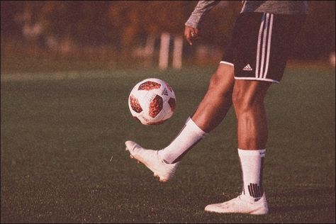 Sports Photography Action, Soccer Poses, Socks Photography, Best Soccer Shoes, Action Board, Soccer Photography, Football Photography, Fall Sports, 2024 Ideas