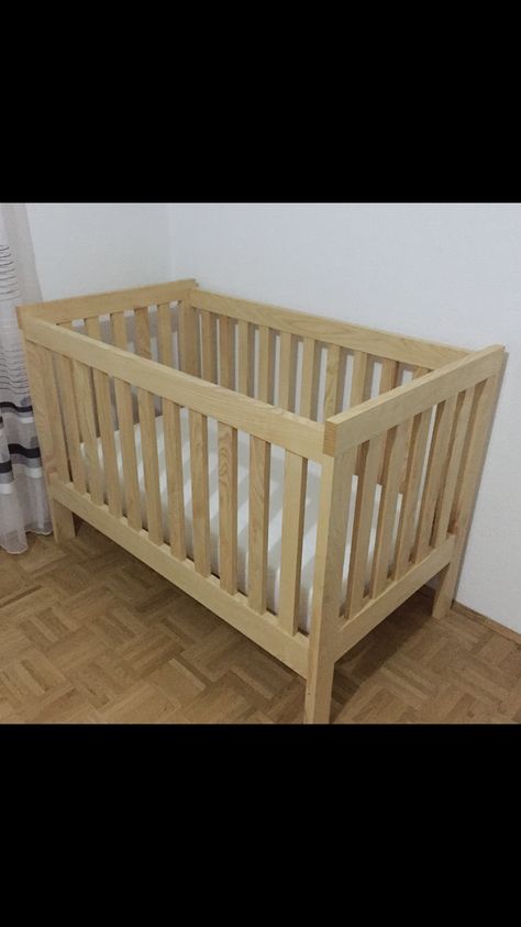 Wooden Baby Cot, Baby Cradles, Baby Crib Diy, Crib Design, Wood Crib, Wooden Cribs, Baby Crib Sets, Timber Beds, Newborn Baby Tips