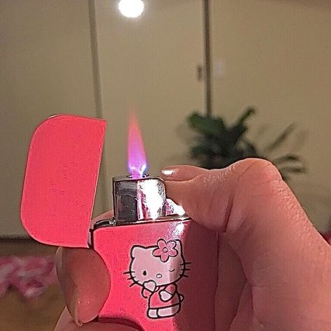 Aquarius Sun, Hello Kitty Merchandise, Cool Lighters, Pretty Knives, Hello Kitty Aesthetic, Hello Kit, Indie Aesthetic, Hello Kitty Pictures, Puff And Pass