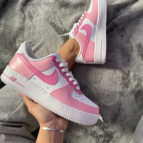 Pink Air Force 1, Tenis Air Force, Pink Nike Air, Shoe Goals, Air Force One Shoes, Pink Nike Shoes, Nike Shoes Air Force, White Nike Shoes, Nike Shoes Girls