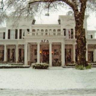 AlphaGam chapter house at UGA.  My daughter was initiated there! Sorority House Exterior, Old Southern Homes, Fraternity House, Delta House, Interesting Houses, Bethesda Maryland, Sorority House, Alpha Gam, Exterior Inspiration