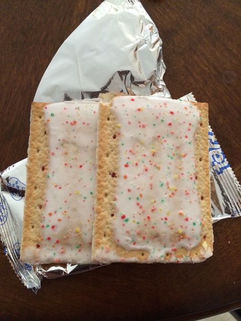 Strawberry Poptarts Aesthetic, Strawberry Poptart Aesthetic, Pop Tart Aesthetic, Pop Tarts Aesthetic, Pop Tarts Strawberry, Diana Casillas, Strawberry Poptart, Strawberry Pop Tarts, French Marigold