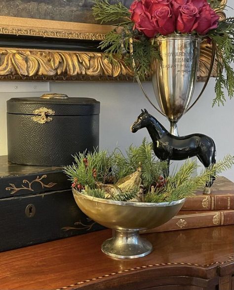 A Very Polo Christmas - The Glam Pad Equestrian Style Decor, Tartan Christmas Decorations, Ralph Lauren Christmas, Southern Christmas, Glam Pad, Decorate For Christmas, English Christmas, Holiday Home Tour, Equestrian Decor