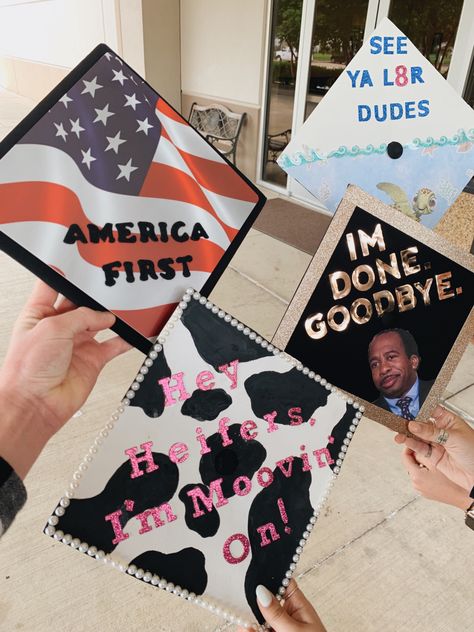 Morgan Wallen Graduation Cap Designs, Graduation Cap Designs Cow Print, Cow Themed Graduation Cap, Morgan Wallen Grad Cap, Animal Science Graduation Cap Ideas, Country Grad Cap Ideas, Cow Print Graduation Cap, Western Cap Decoration Graduation, Country Grad Caps