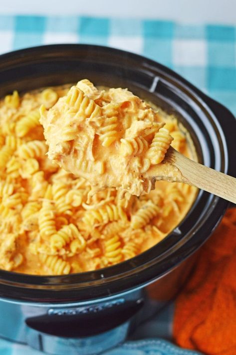 Crockpot Buffalo Chicken Mac and Cheese - JCP Eats Crockpot Chicken Mac And Cheese Recipe, Slow Cooker Buffalo Chicken Mac N Cheese, Crockpot Buffalo Mac And Cheese, Crockpot Buffalo Chicken Mac And Cheese, Buffalo Chicken Mac And Cheese Crock Pot, Crockpot Buffalo Chicken Pasta, Cheap Crockpot Meals, Mac N Cheese Crockpot, Sour Cream Pasta