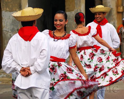 Puerto Rico Culture | Puerto Rico: Tradition | Flickr - Photo Sharing! Puerto Rican Quinceanera Traditions, Puerto Rican Quinceanera, Puerto Rico Culture, Puerto Rican People, Puerto Rico Pictures, Puerto Rico History, Puerto Rico Art, Puerto Rican Culture, Puerto Rican Pride