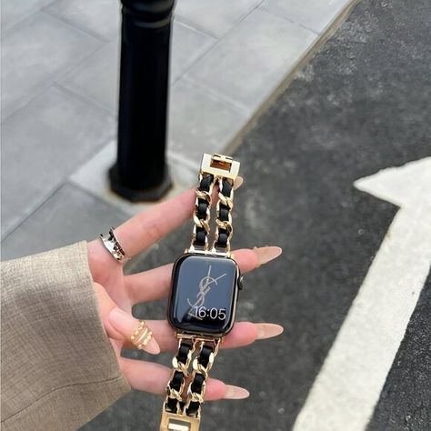 Stylish Adjustable Strap Chain Stainless Band For Apple Watch - Gold Silver Apple Watch With Gold Jewelry, Apple Watch Style Women, Classy Aesthetics, Elegant Apple Watch, Minimalist Fitness, Women Apple Watch, Woman Watches, Xoxo Jewelry, Apple Watch Bands Fashion