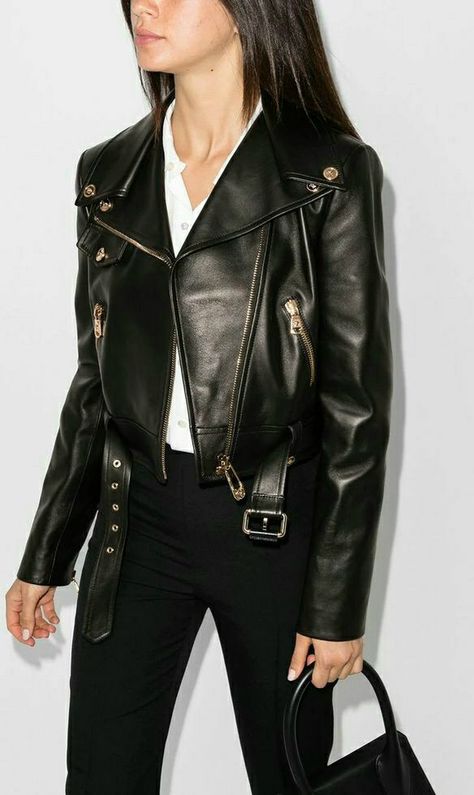 Womens Leather Jacket Outfit, Biker Jacket Outfit, Black Leather Jacket Outfit, Cropped Biker Jacket, Girl Jacket, Jacket Outfit Women, Biker Jackets, Biker Chic, Cropped Leather Jacket