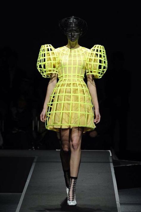 Kunihiko Morinaga Architectural Fashion, Haute Couture Style, Extreme Fashion, Sculptural Fashion, Geometric Fashion, Fairytale Fashion, Weird Fashion, Futuristic Fashion, Mehendi Designs