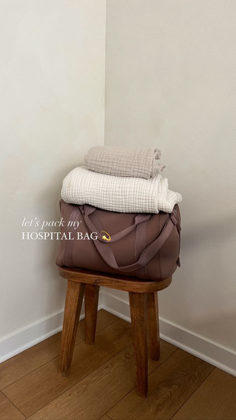 Simplified hospital packing list organization for our upcoming stay! Hospital Outfit For Mom, Going Home Outfit For Mom, Home From Hospital Outfit, Hospital Packing List, List Organization, Bre Sheppard, My Hospital Bag, Baby Hospital Outfit, Influencer Lifestyle