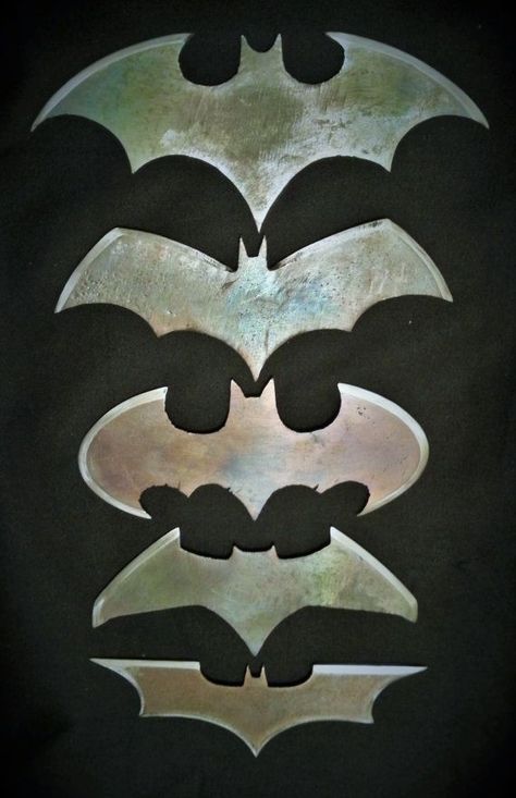 Batman Batarang, Iphone Wallpaper Blur, Batman Suit, Batman Armor, Batman Batmobile, Batman Toys, Batman Symbol, Cosplay Armor, Batman Wallpaper