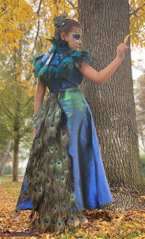 Peacock Clothes, Girls Peacock Costume, Peacock Outfit, Peacock Costume Diy, Peacock Halloween Costume, Peacock Halloween, Peacock Fashion, Drag Ideas, Fantasy Ball