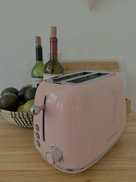 Pink Air Fryer, Aesthetic Toaster, Toaster Aesthetic, French Girl Apartment, Pink Kitchenware, Cute Toaster, Green Toaster, Blue Toaster, Pink Toaster