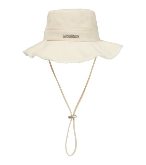 Bucket Hat Outfits, Bob Chapeau, Slippers Outfit, Designer Bucket Hats, Bucket Hat White, Mode Zara, Bride Clothes, Outfits With Hats, Online Shops