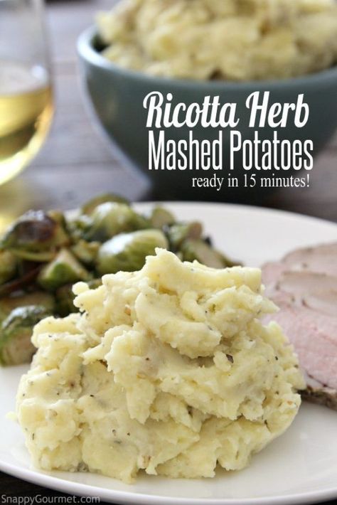 Ricotta Herb Mashed Potatoes - quick and easy mashed potatoes ready in 15 minutes! SnappyGourmet.com Herb Mashed Potatoes Recipe, Easy Mashed Potatoes Recipe, Herb Mashed Potatoes, Garlic Red Mashed Potatoes, Belize Recipes, Mashed Potatoes Recipe Easy, Ricotta Cheese Recipes, Easy Mashed Potatoes, Homemade Mashed Potatoes